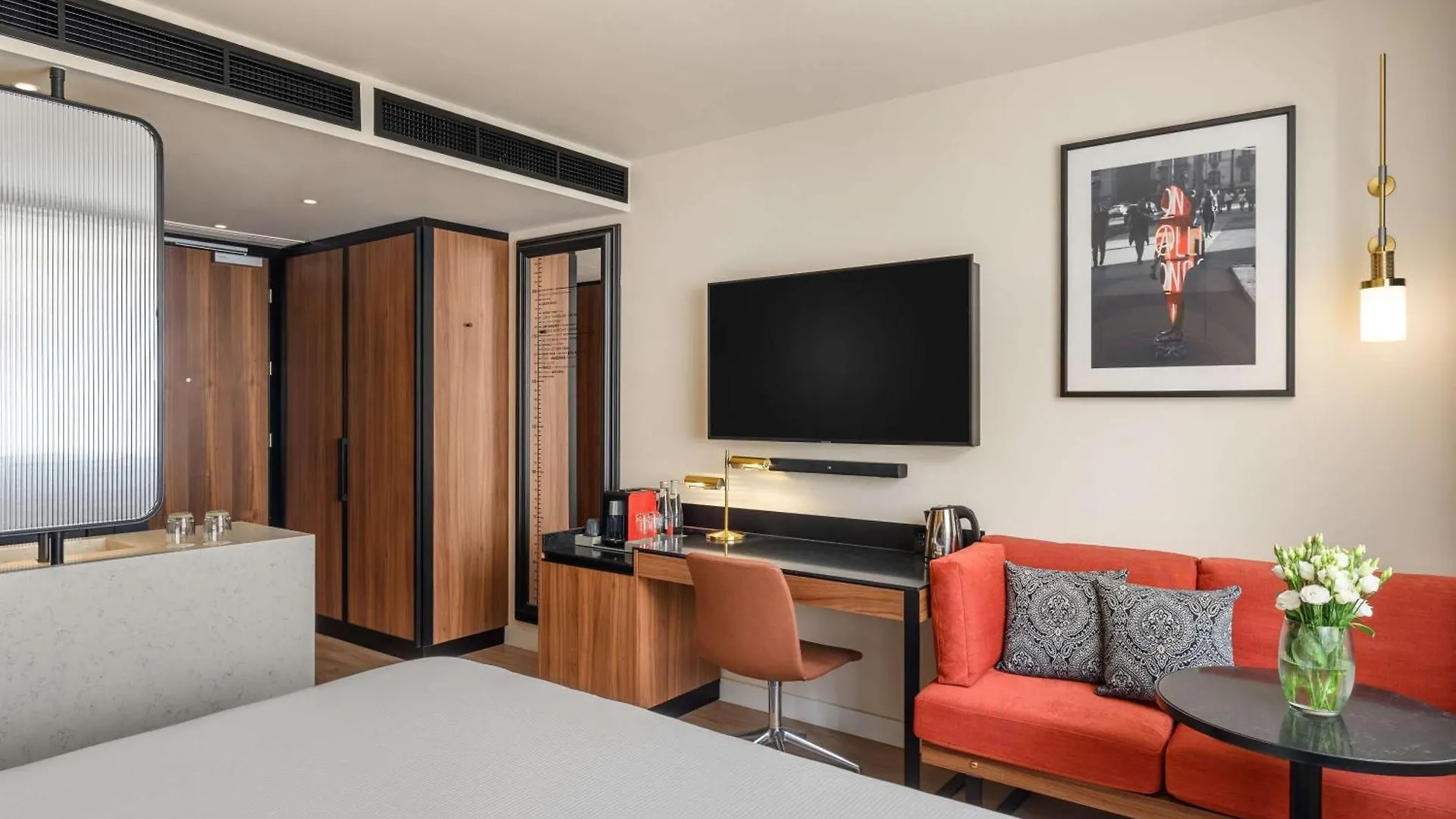 Pullman Budapest 5*,